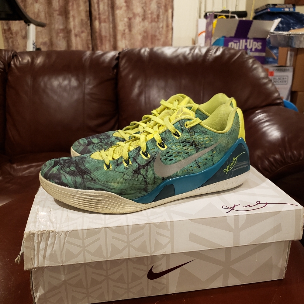 Nike Kobe 9 EM "Easter" Mens US Size 10.5
